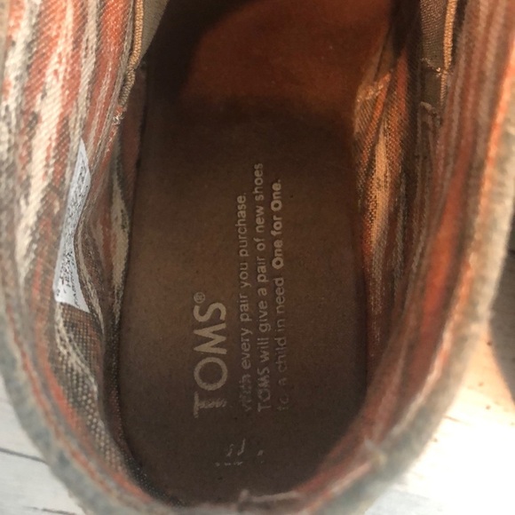 Toms Suede Ankle Booties 8 - Picture 4 of 9